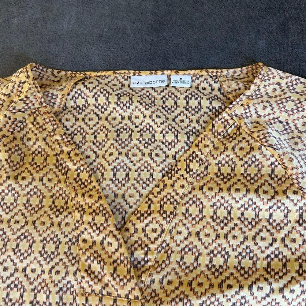 Liz Claiborne Geometric Blouse Womens Medium Yellow V Neck Short Sleeve Tunic